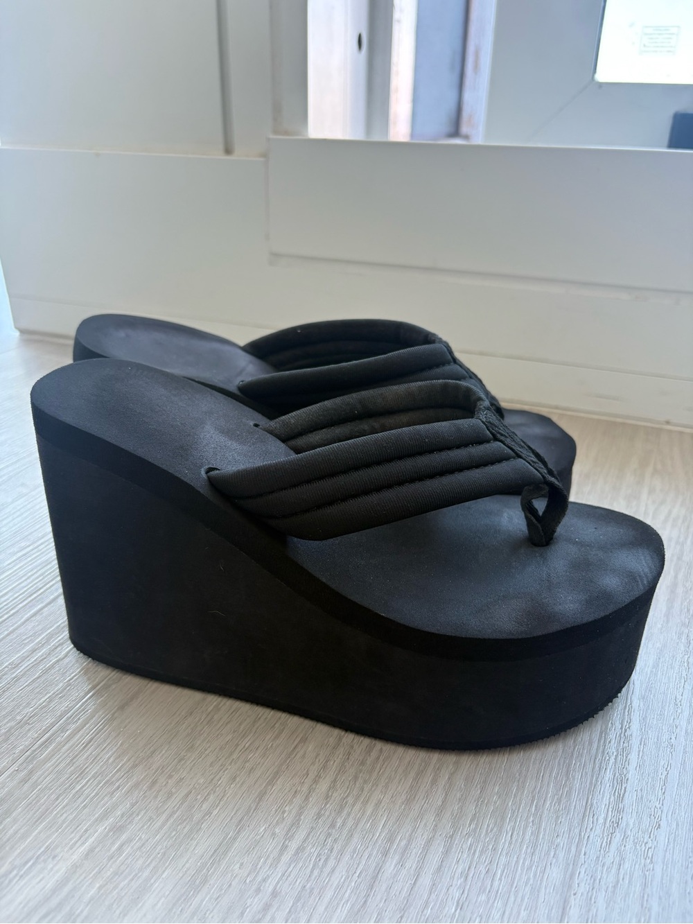 Women’s Platform Wedge Flip Flops - Picture 8 of 15